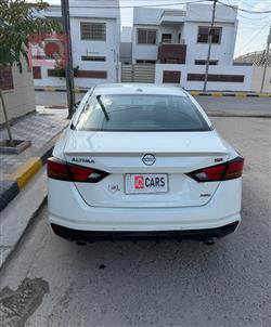 نيسان ألتيما